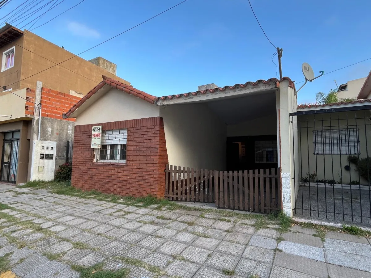 Santa Teresita Se Vende Chalecito En El Centro Con Garage Cubierto [duplicada]