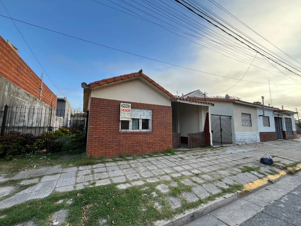 Santa Teresita Se Vende Chalecito En El Centro Con Garage Cubierto [duplicada]
