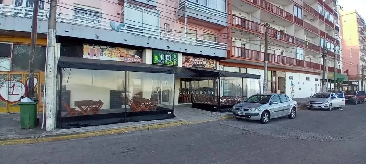 2 Locales En Block 115m2 Sobre Peatonal.