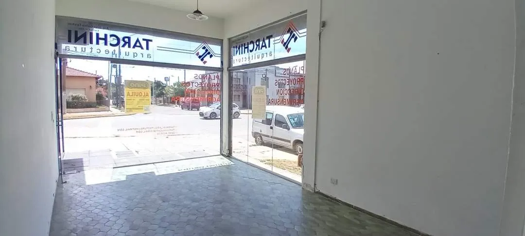 SE ALQUILA LOCAL SOBRE AVENIDA 79