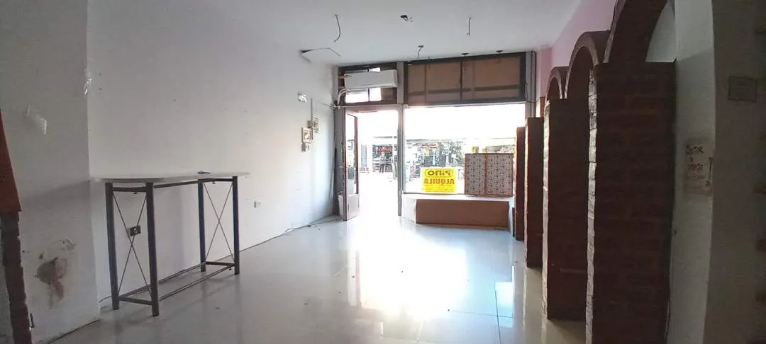 SE ALQUILA LOCAL SOBRE AVENIDA