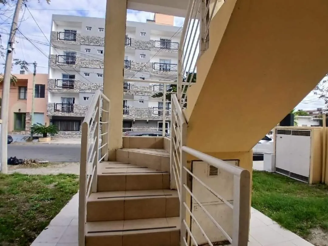DEPTO 2 AMBIENTES A LA CALLE