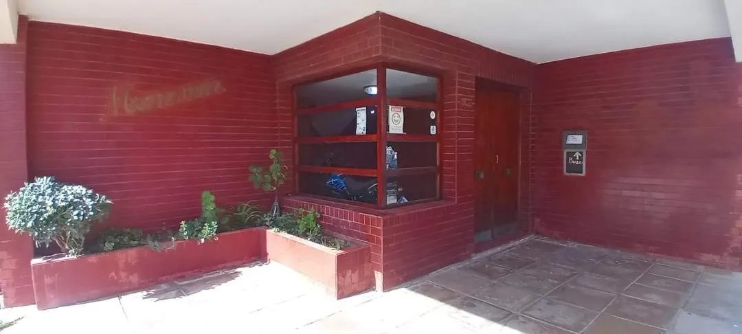 DEPARTAMENTO CON BALCON A LA CALLE