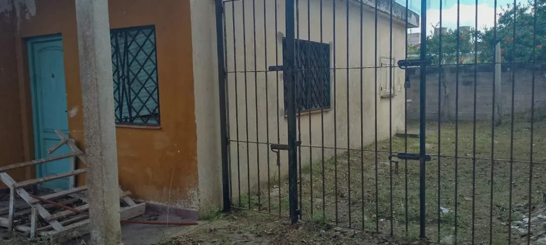 PARA INVERSORES! CASA CON LOTE LIBRE A 100M DEL MAR