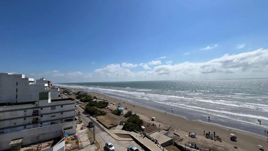 DEPARTAMENTO CON HERMOSA VISTA AL MAR