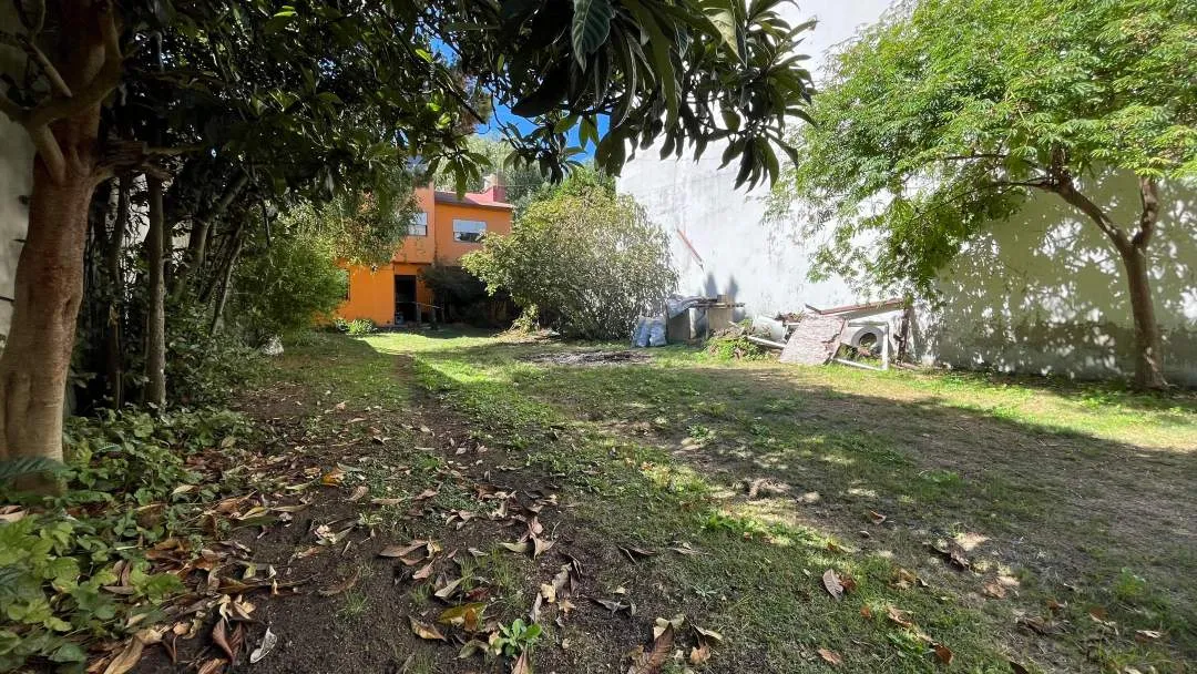 CASA SOLA EN LOTE CON LOCAL  DE 30m2 ¡FRENTE A LA RUTA!