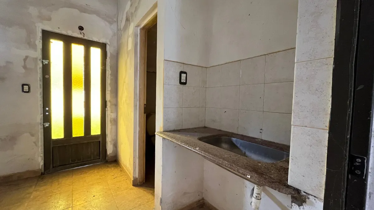 RESERVADO!!!      Se Venden 2 Locales Y 1 Casa