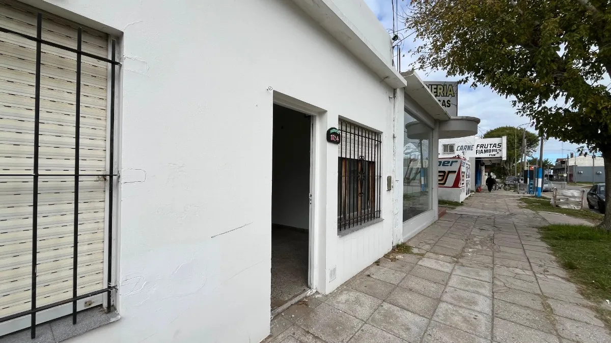 RESERVADO!!!      Se Venden 2 Locales Y 1 Casa