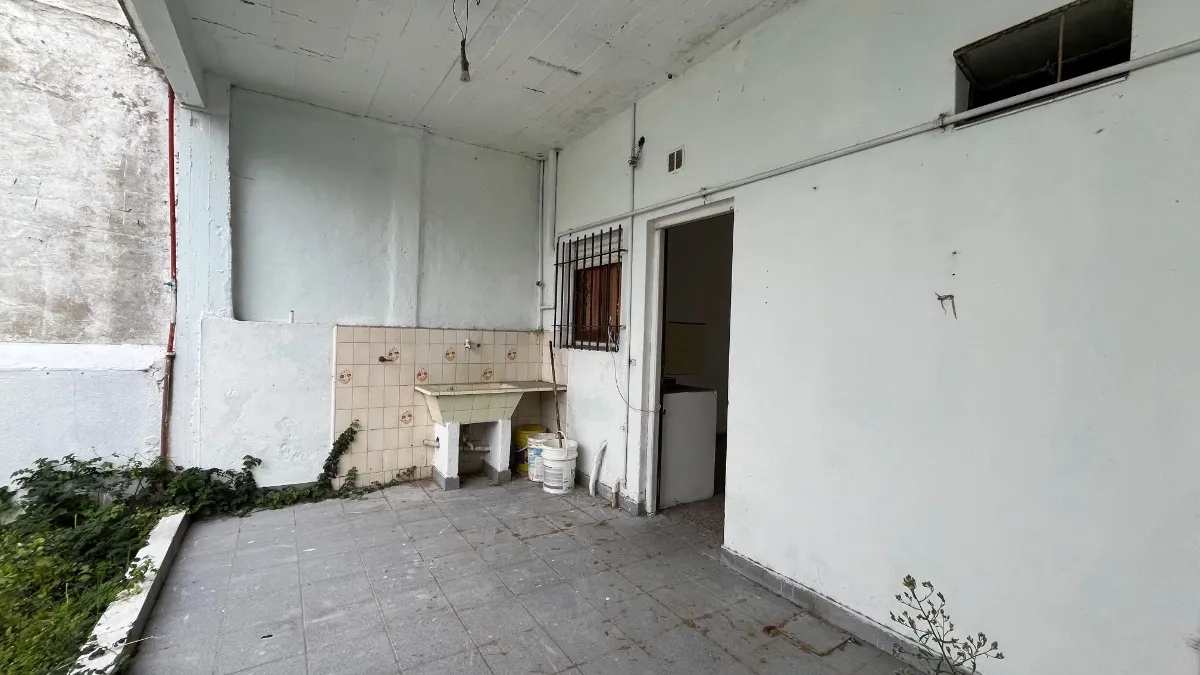 RESERVADO!!!      Se Venden 2 Locales Y 1 Casa