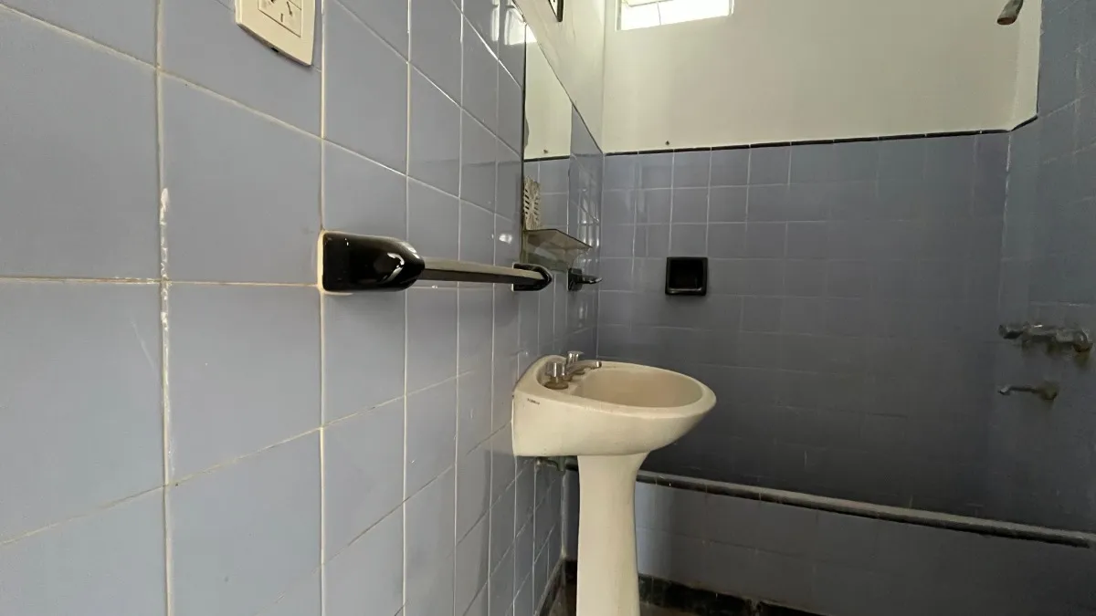 RESERVADO!!!      Se Venden 2 Locales Y 1 Casa