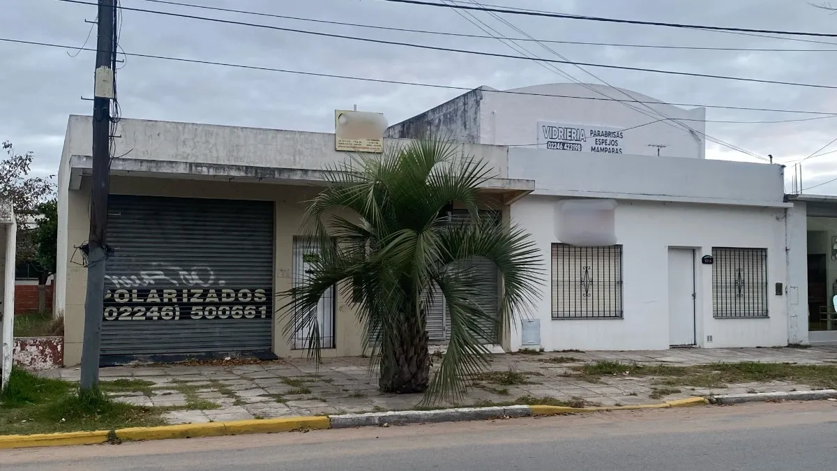 RESERVADO!!!      Se Venden 2 Locales Y 1 Casa