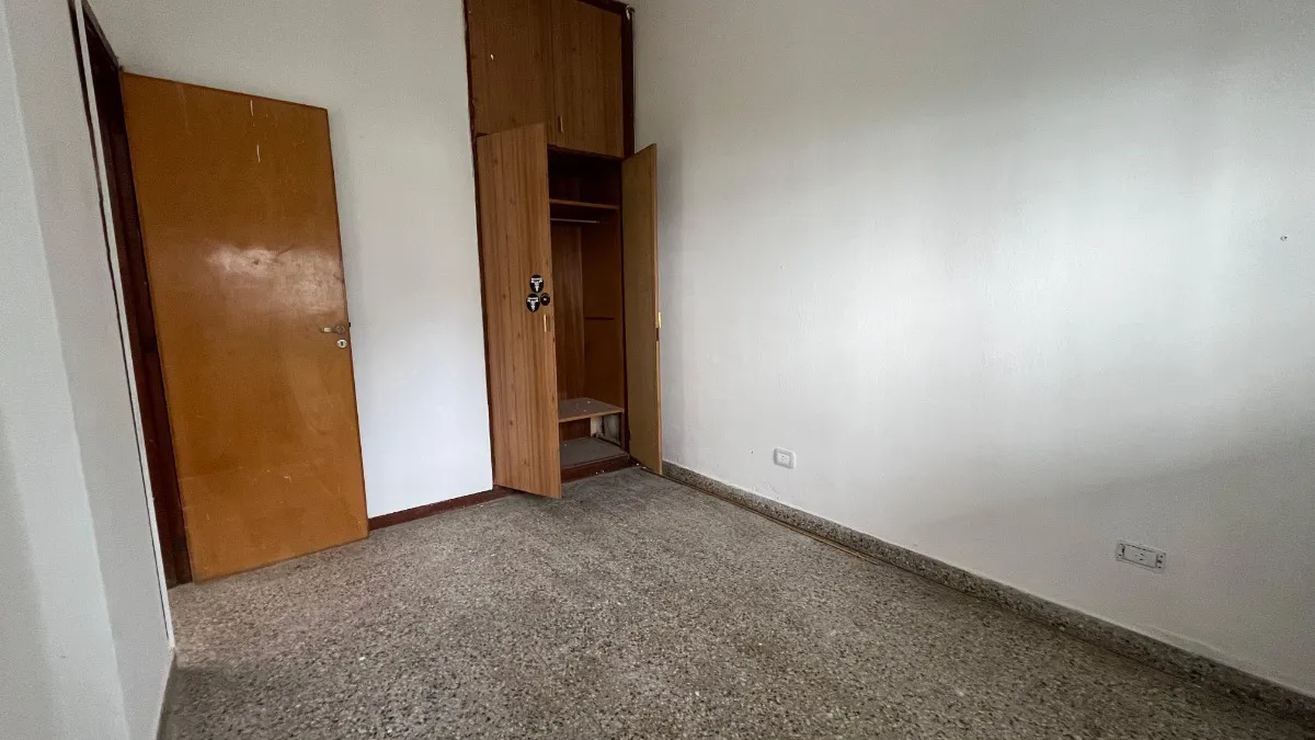 RESERVADO!!!      Se Venden 2 Locales Y 1 Casa