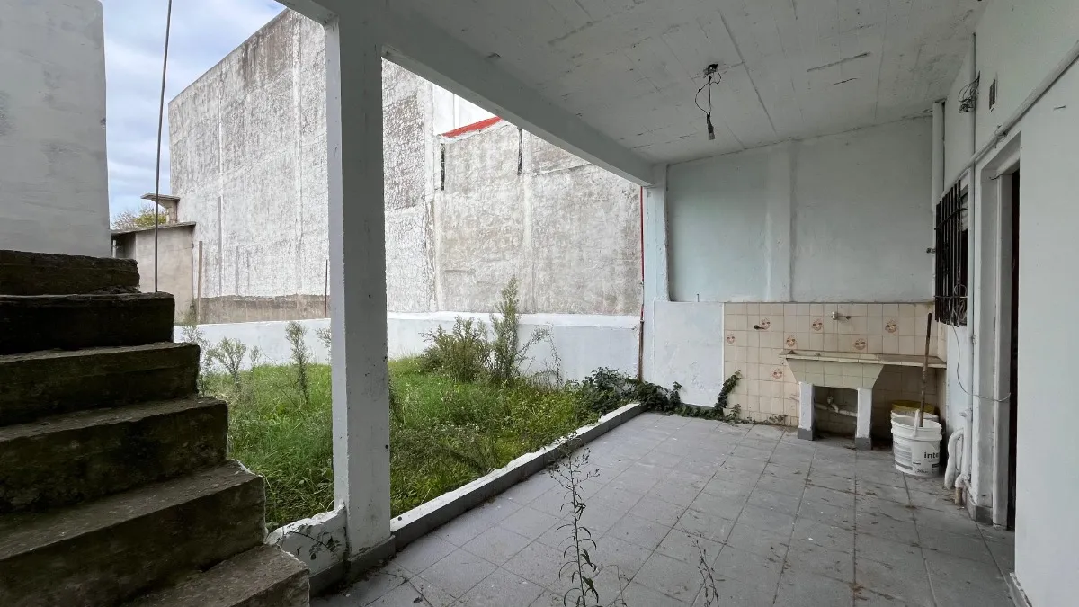 RESERVADO!!!      Se Venden 2 Locales Y 1 Casa