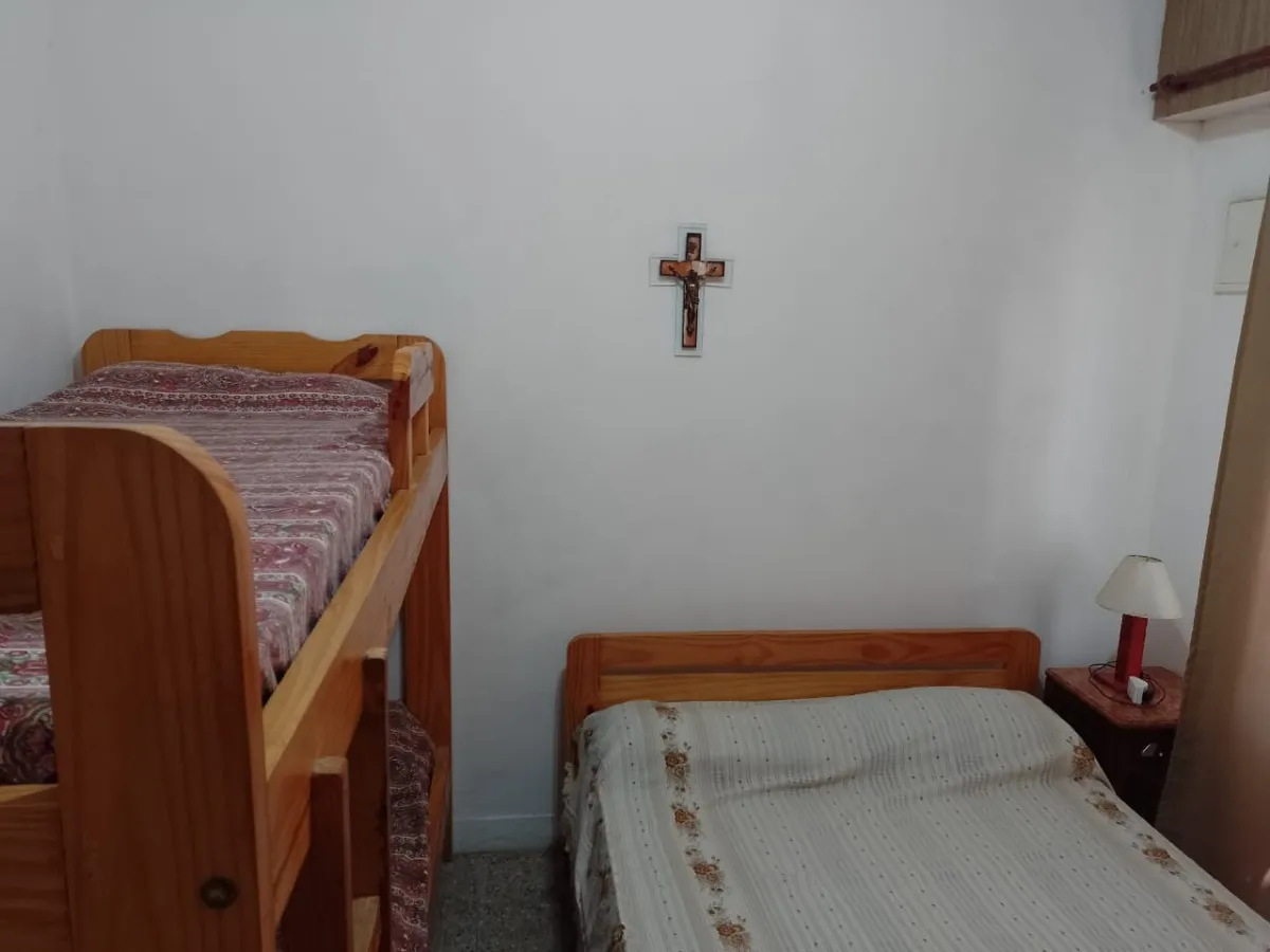 Casa Sola En Lote En Las Toninas A 3 Cuadras Del Mar