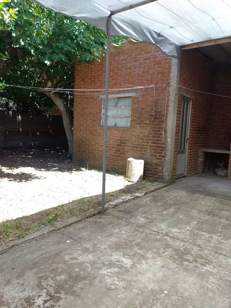 Casa Sola En Lote En Las Toninas A 3 Cuadras Del Mar