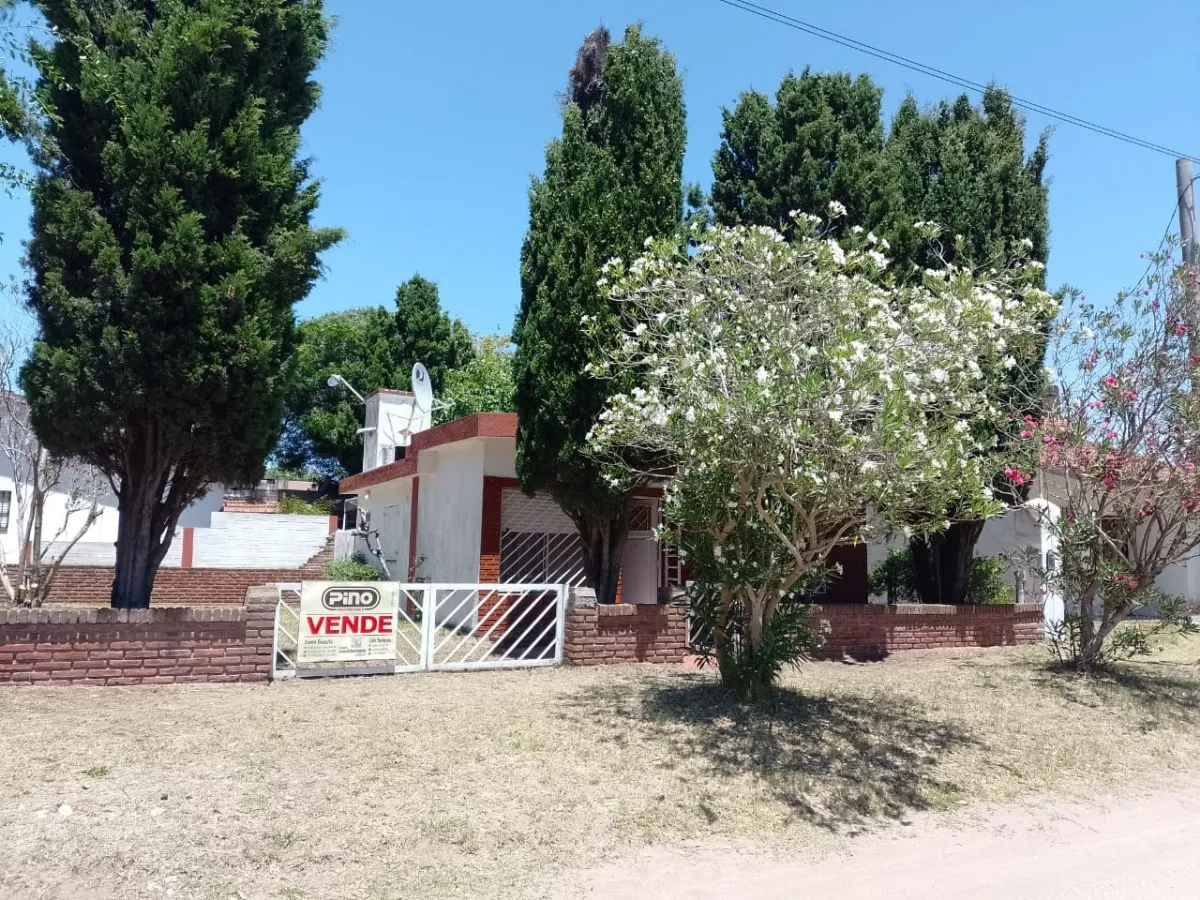 Casa Sola En Lote En Las Toninas A 3 Cuadras Del Mar