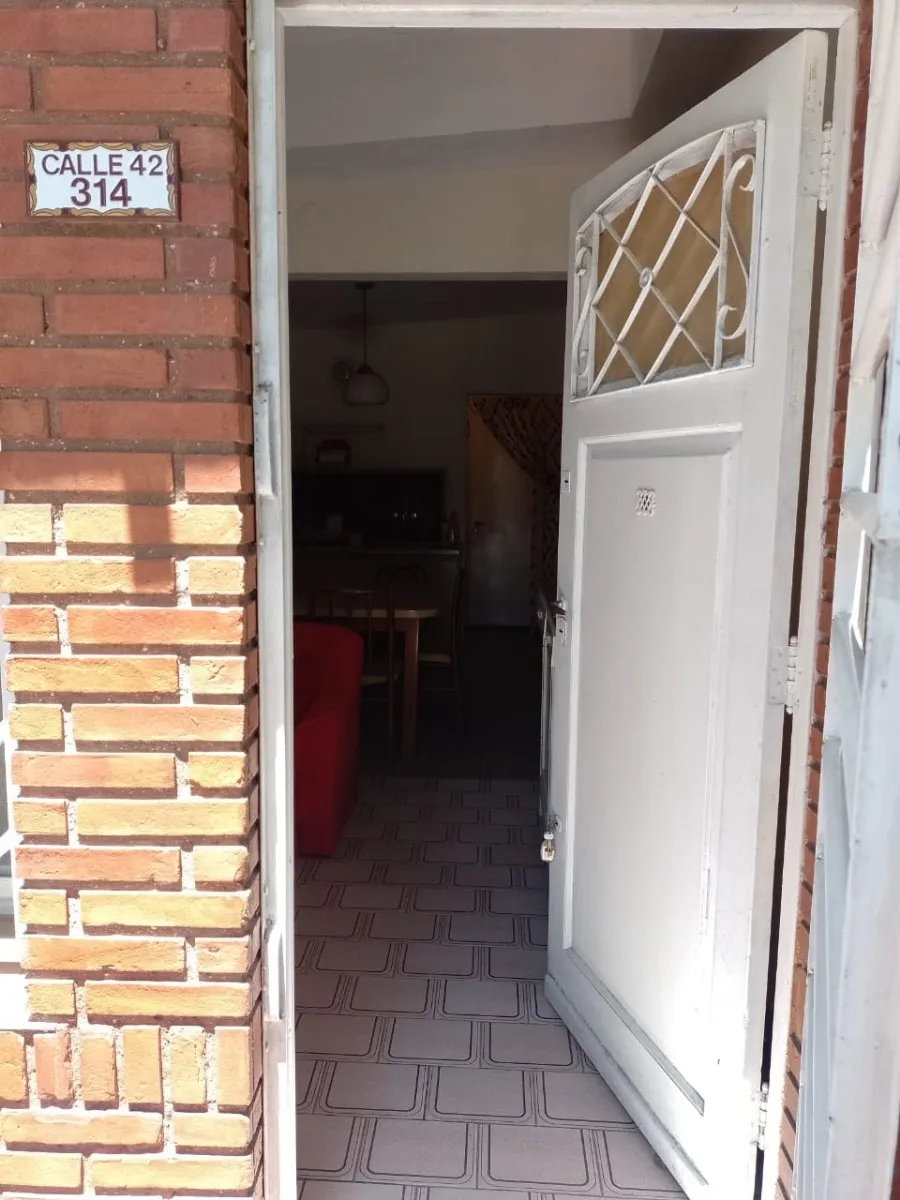 Casa Sola En Lote En Las Toninas A 3 Cuadras Del Mar