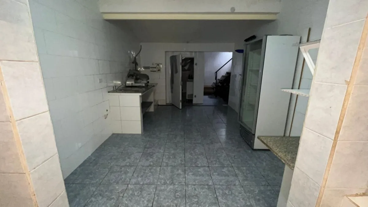Gran Local Sobre Calle Comercial En Las Toninas ¡completo!