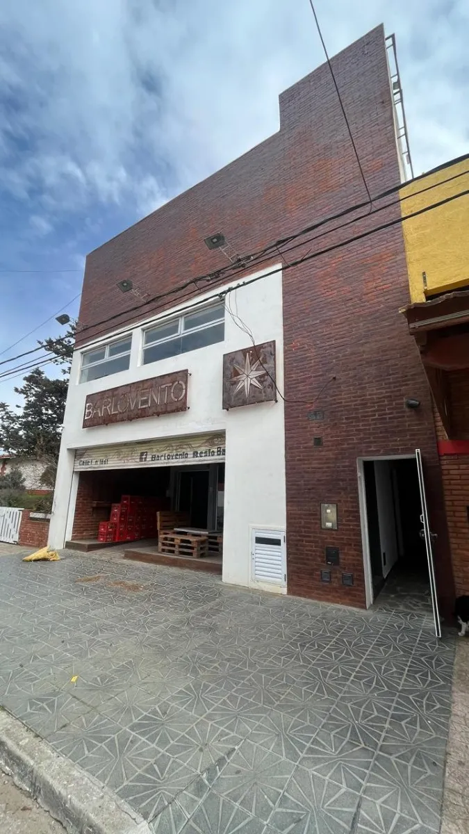 Gran Local Sobre Calle Comercial En Las Toninas ¡completo!