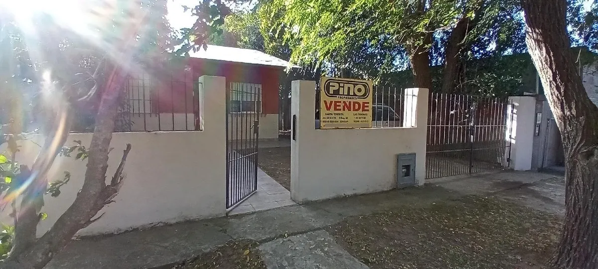 Casa Sola En El Lote - GAS NATURAL Y CLOCAS!