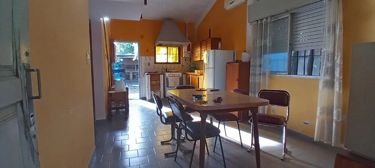 Casa Sola En El Lote - GAS NATURAL Y CLOCAS!