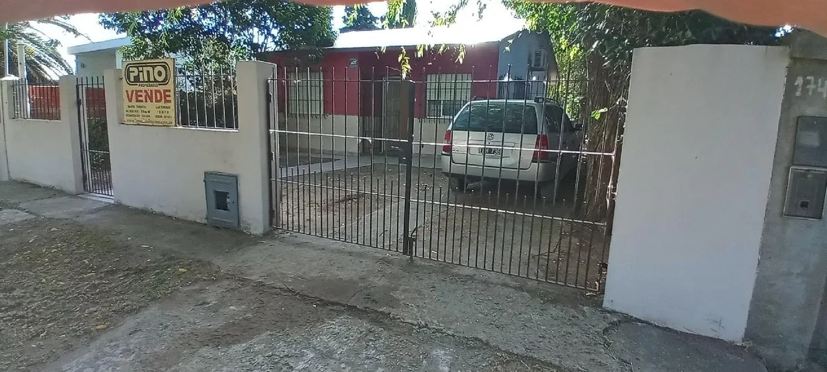 Casa Sola En El Lote - GAS NATURAL Y CLOCAS!