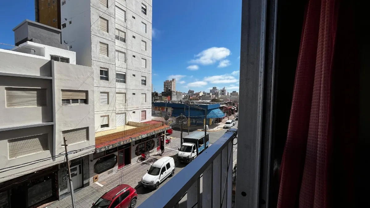 Se Vende Monoambiente En Peatonal. Santa Teresita
