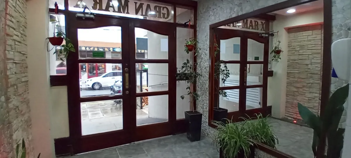 Se Vende Monoambiente En Peatonal. Santa Teresita