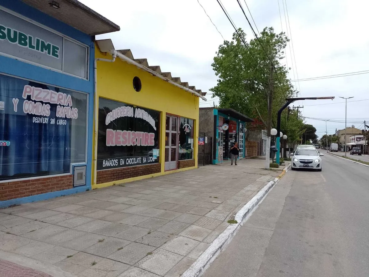 Venta En Block Sobre Avenida Comercial En Las Toninas