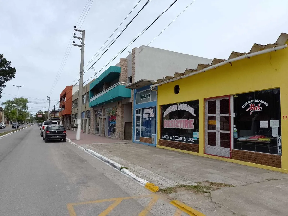 Venta En Block Sobre Avenida Comercial En Las Toninas