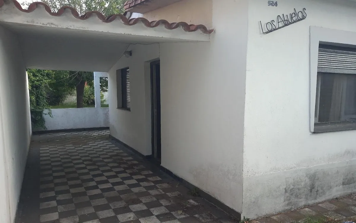 En El Barrio Mas Lindo De Santa Teresita! Casa/chalet Sola En Lote | Santa Teresita