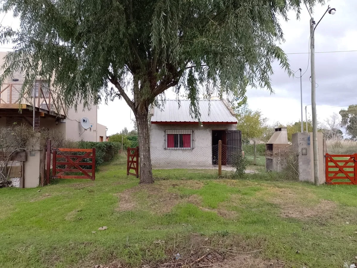 Casa Sola En Lote 2 Ambientes En Costa Chica Sobre Av 50