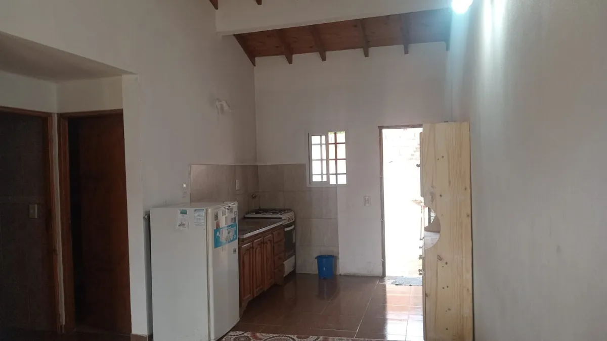 Tipo Casa De 3 Ambientes En Zona Residencial De Las Toninas