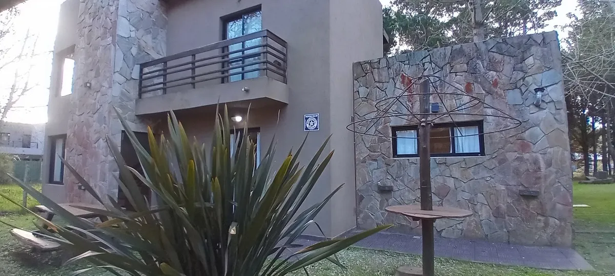 Hermoso Complejo De 6 Departamentos En Santa Teresita