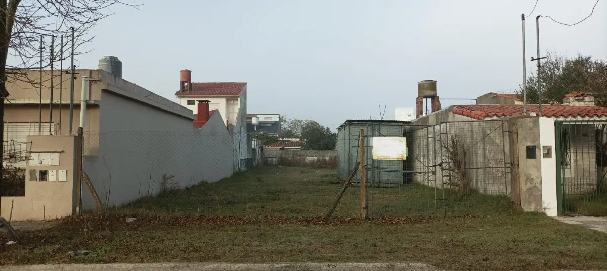 Lote En Venta Santa Teresita  400m2 En Barrio Con Asfalto Gas Y Cloacas.