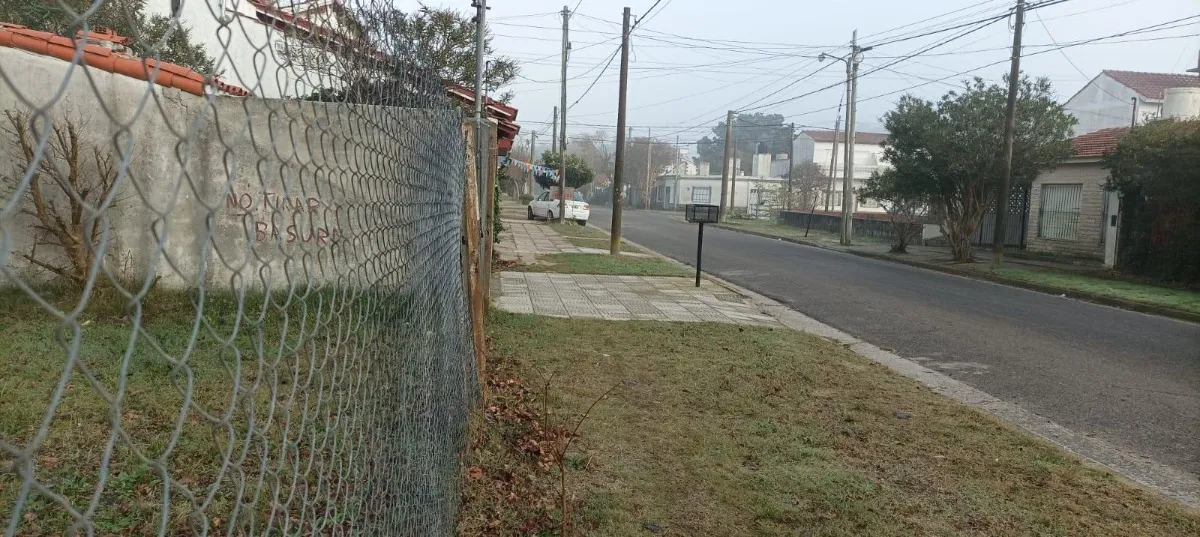 Lote En Venta Santa Teresita  400m2 En Barrio Con Asfalto Gas Y Cloacas.