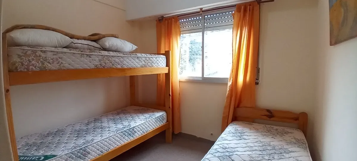 Departamento De 3 Ambientes En Pleno Centro A 200m Del Mar