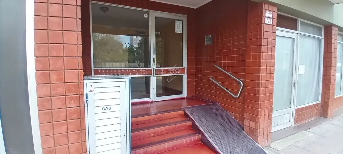 Departamento De 3 Ambientes En Pleno Centro A 200m Del Mar