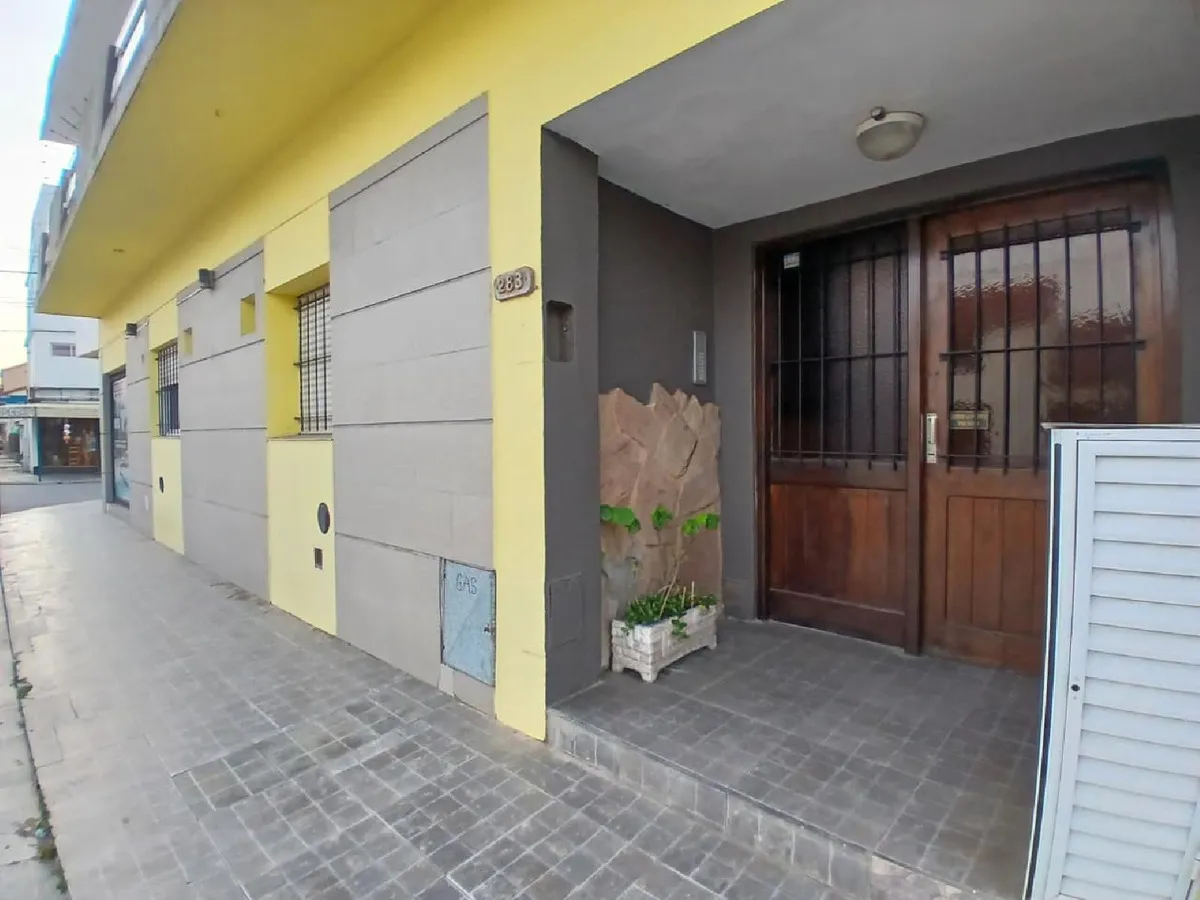 Departamento Con Balcón A 200m Del Mar