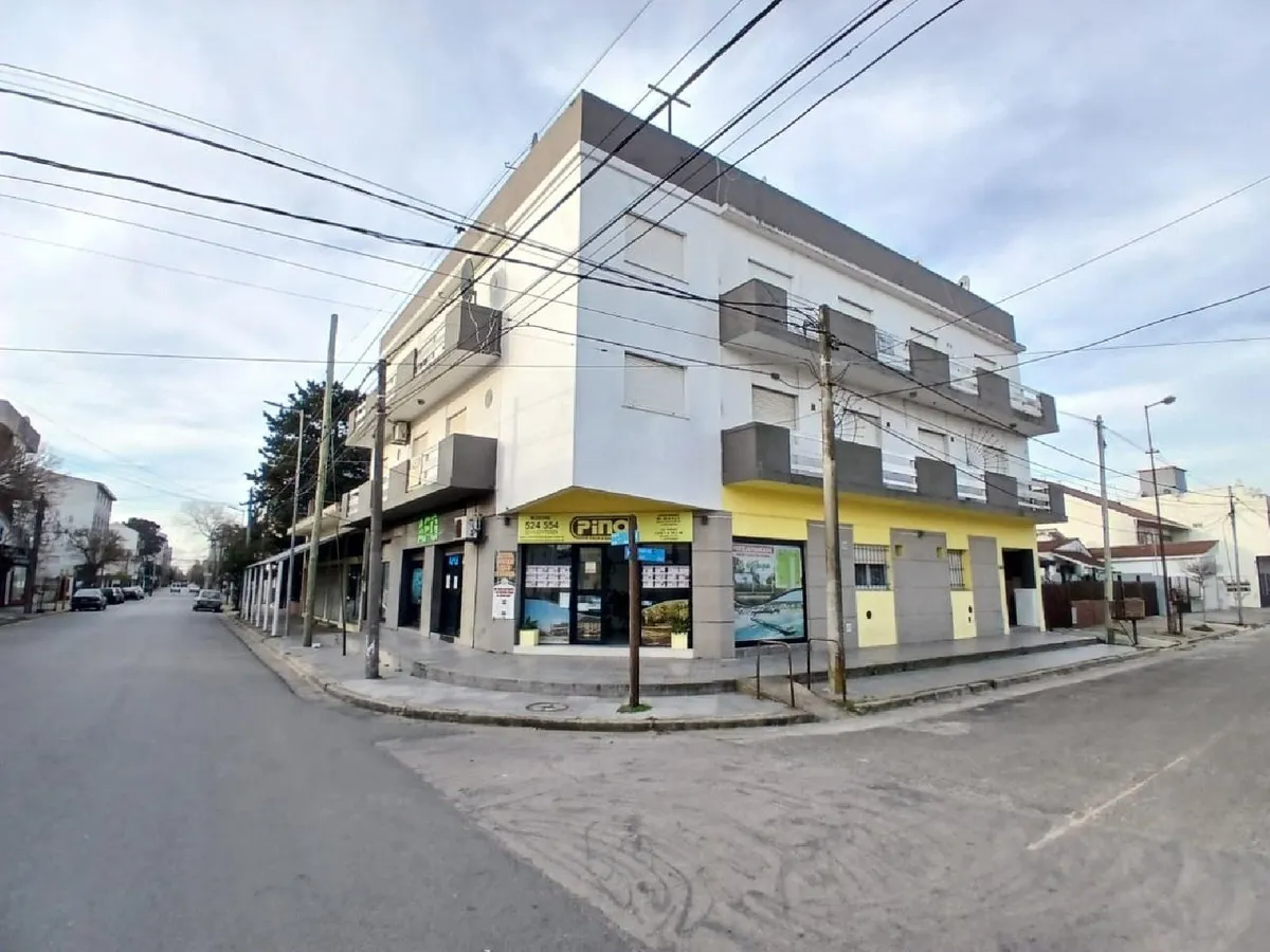 Departamento Con Balcón A 200m Del Mar