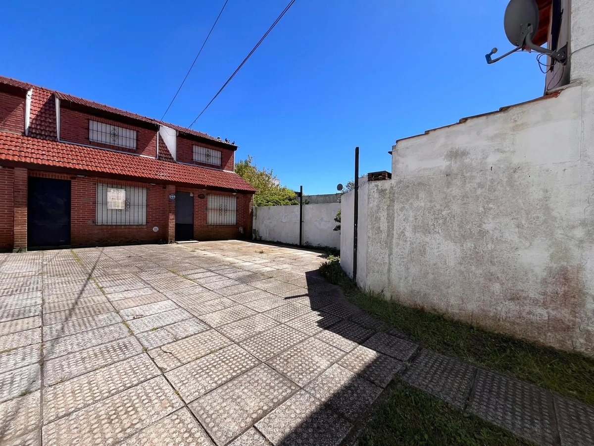 Dúplex En Venta En Santa Teresita Con Cochera