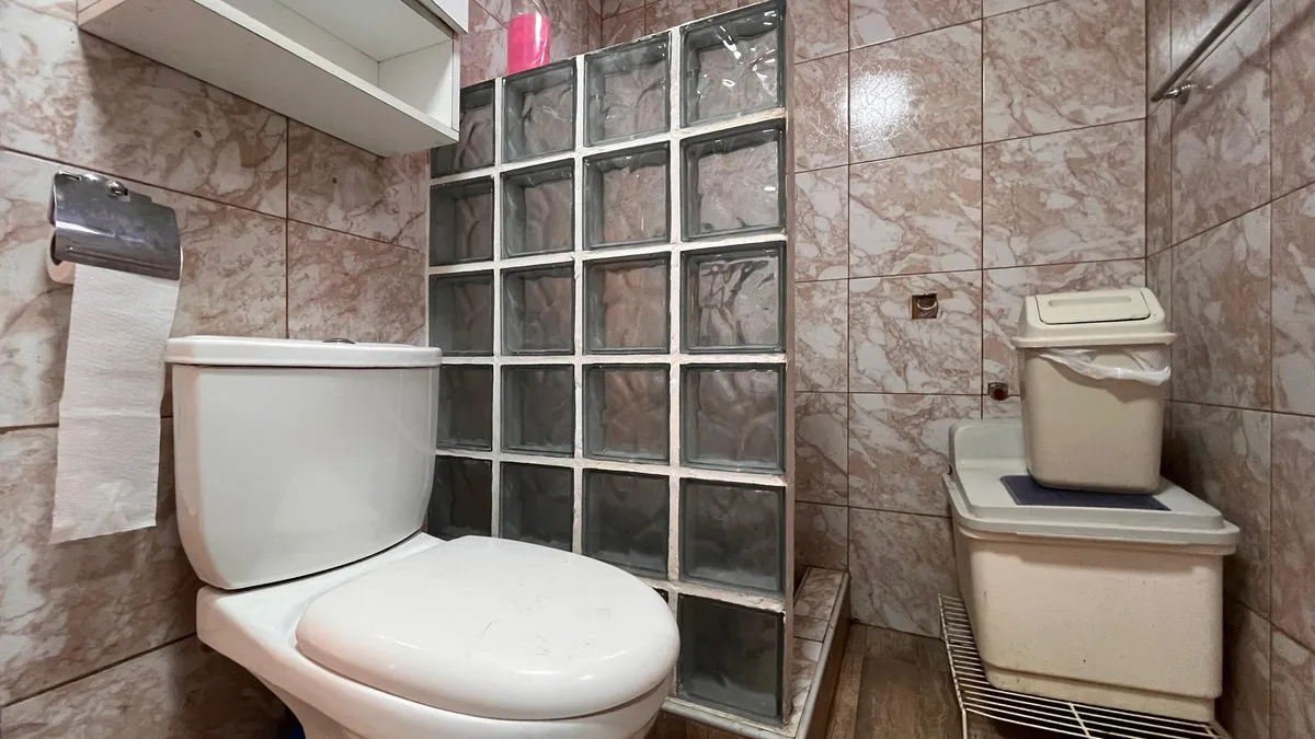 Casa En Venta En Barrio Parque Golf Con Jardín y lote libre