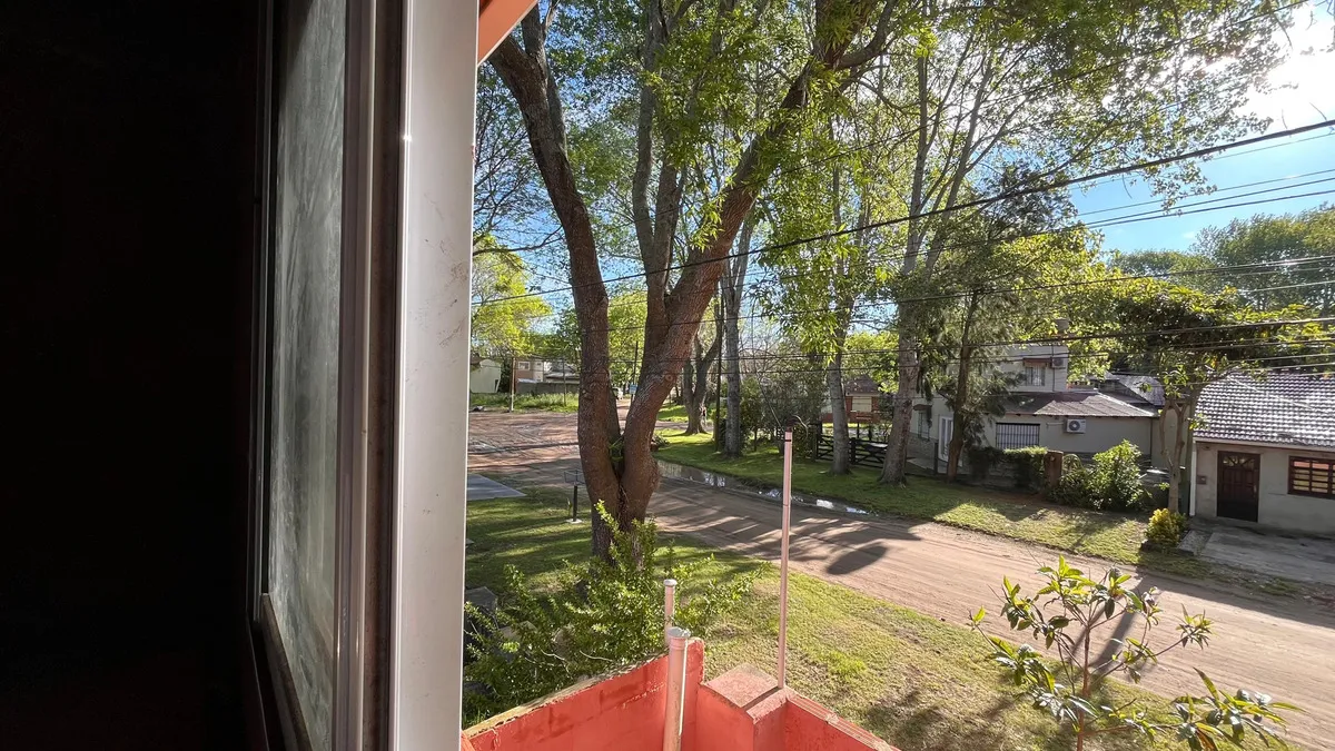 Casa En Venta En Barrio Parque Golf Con Jardín y lote libre