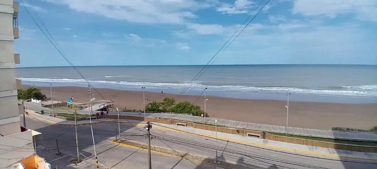 2 Ambientes En Pleno Centro Con Vista Al Mar!!