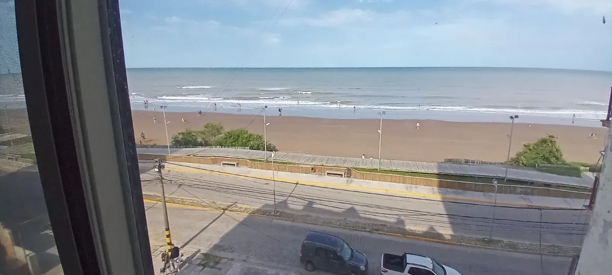 2 Ambientes En Pleno Centro Con Vista Al Mar!!