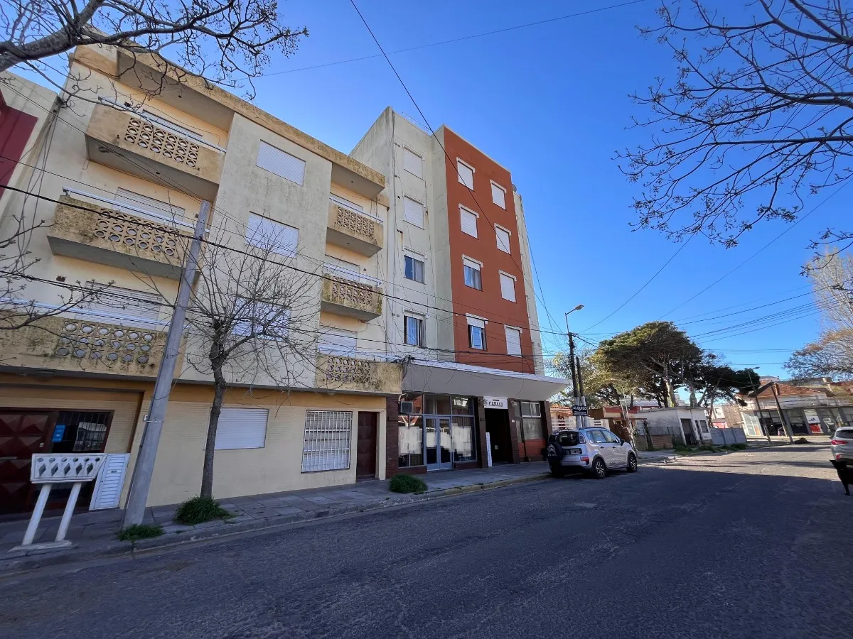 Departamento En Venta En Santa Teresita Con Patio