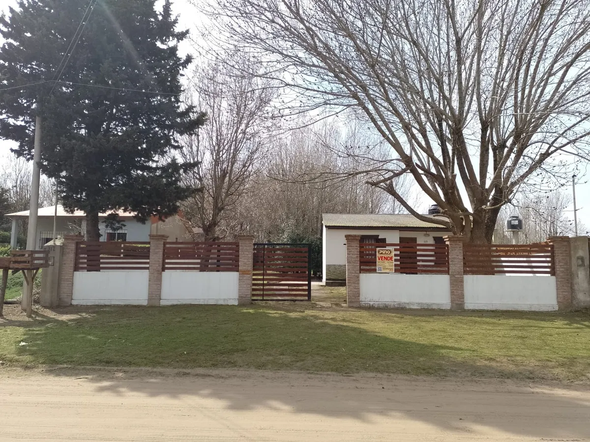 Casa En Venta En Las Toninas Con Jardín