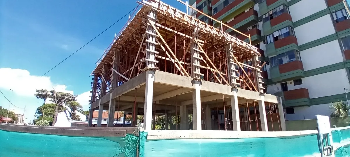 Se Estrena Local En Zona Exclusiva