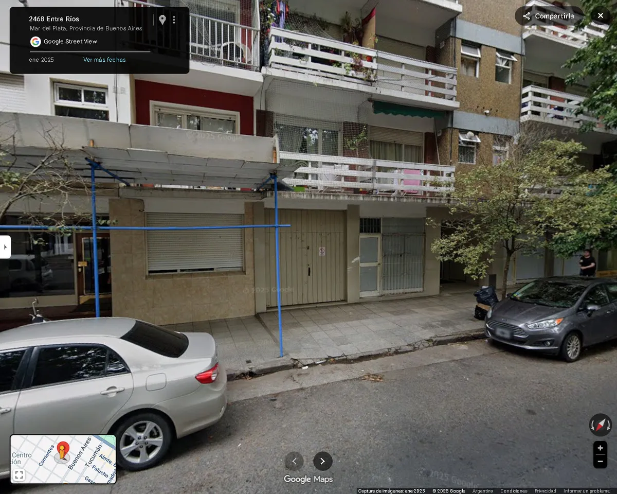 MDP Centro 8to piso con balcon a la calle. Muy buen estado.