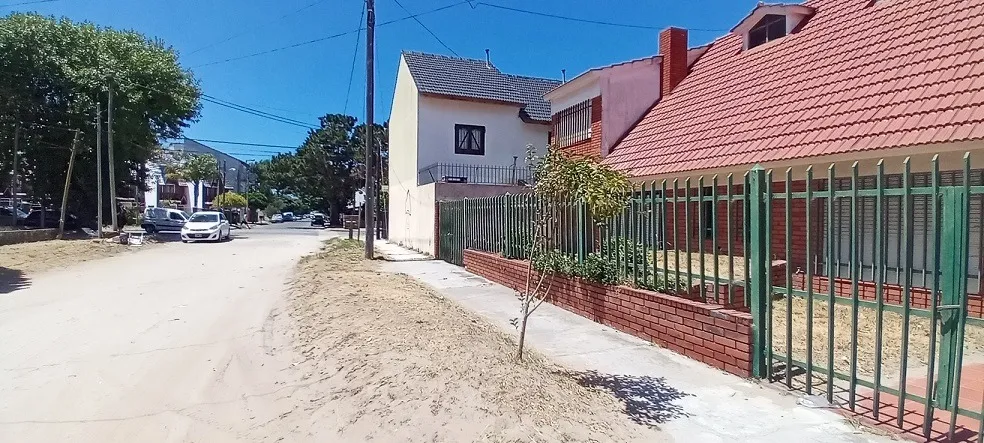 Importante propiedad! Dos casas en block. Santa Teresita